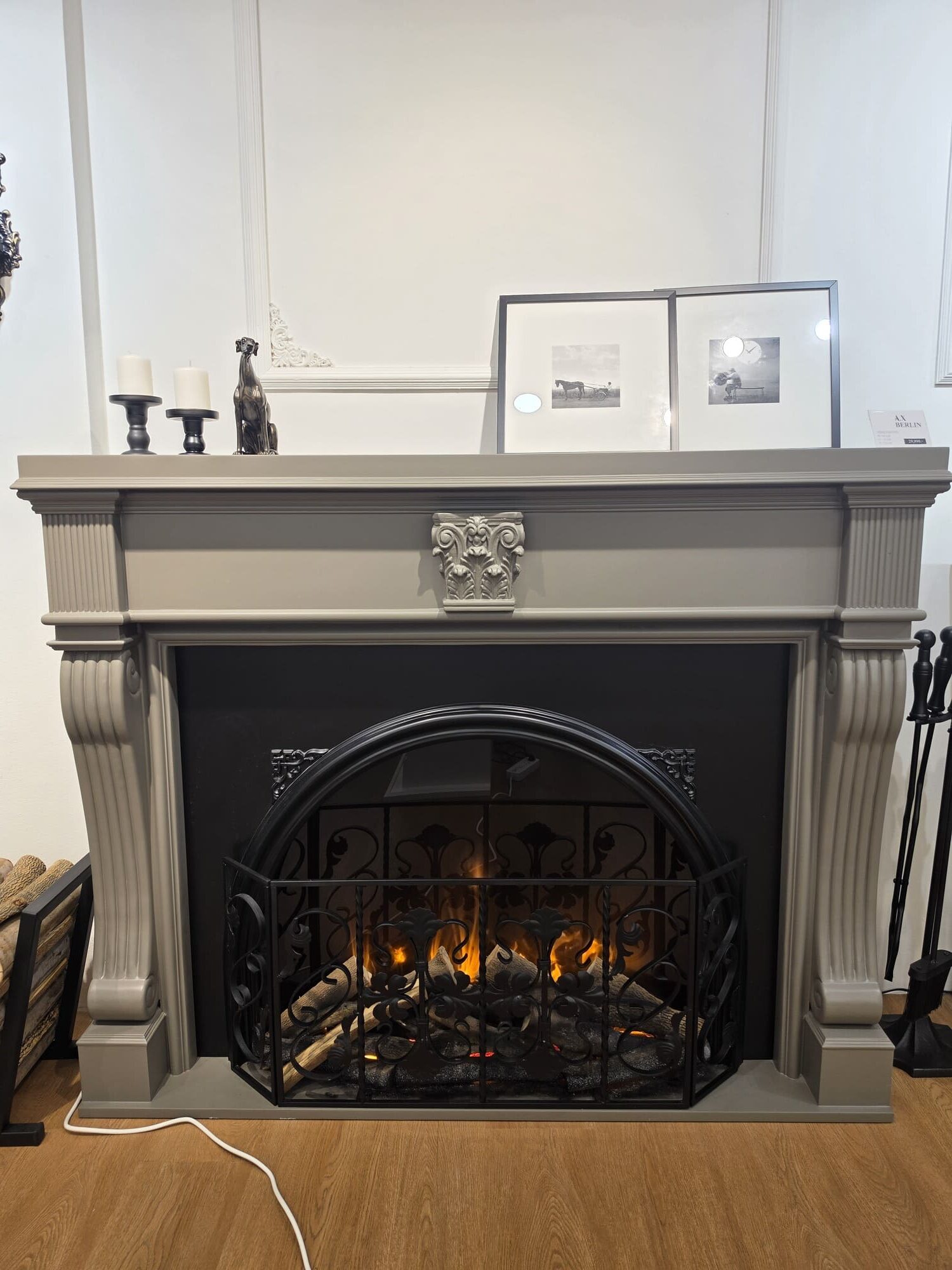 เตาผิงไฟฟ้า A.X Fireplaces รุ่น BERLIN รุ่นพิเศษสาขาเชียงใหม่ ดีไซน์คลาสสิกสีเทา